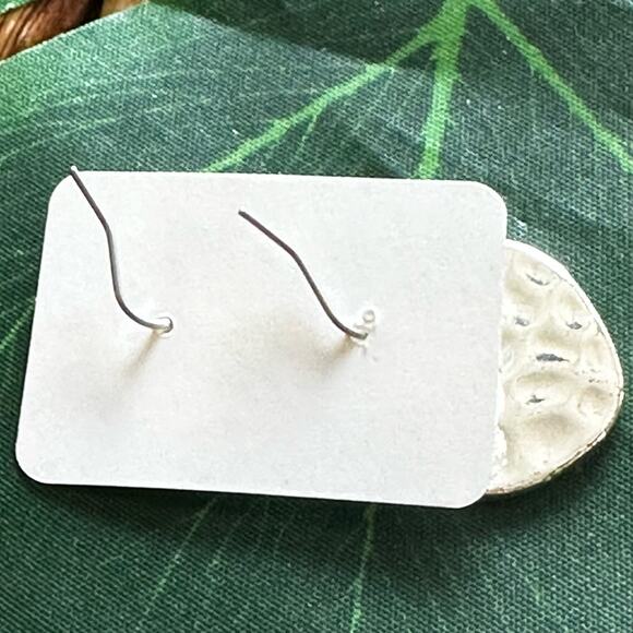 BOGO FREE HAMMERED SILVER DISK EARRINGS - Picture 5 of 5